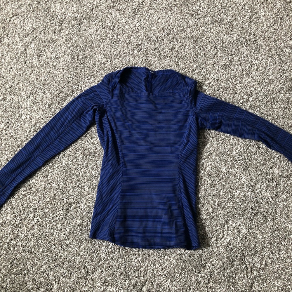 Lululemon long sleeve size 4
